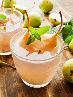 Tatlı armut kompostosu