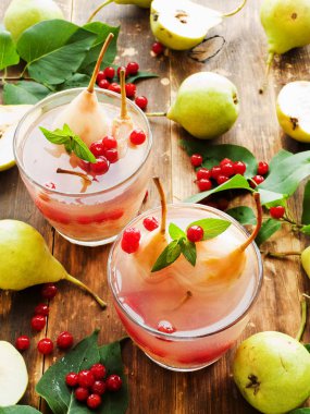 Tatlı armut kompostosu