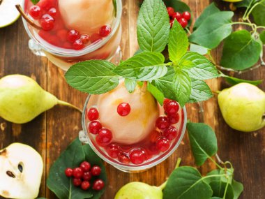 Tatlı armut kompostosu