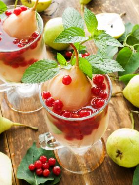 Tatlı armut kompostosu