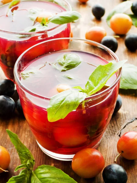 Blackthom ve kiraz-Erik kompostosu