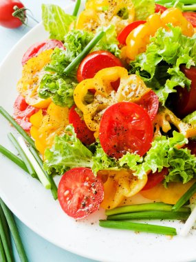 Kırmızı-Sarı domates salatası