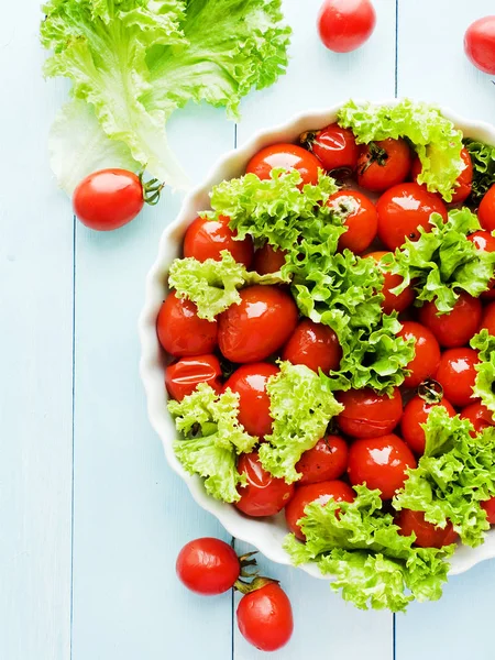 Cherry rajčaty a zelené — Stock fotografie