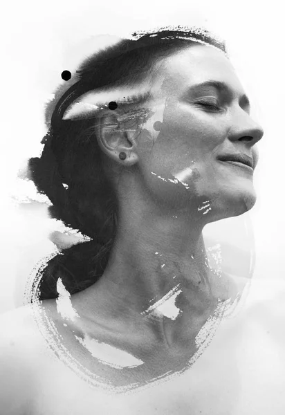 筆のタッチでの女性の肖像画の白黒 paintography — ストック写真