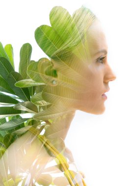 Genç bir kadın portresi çift pozlama