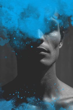 Tabloyla birleştirilmiş bir portre.