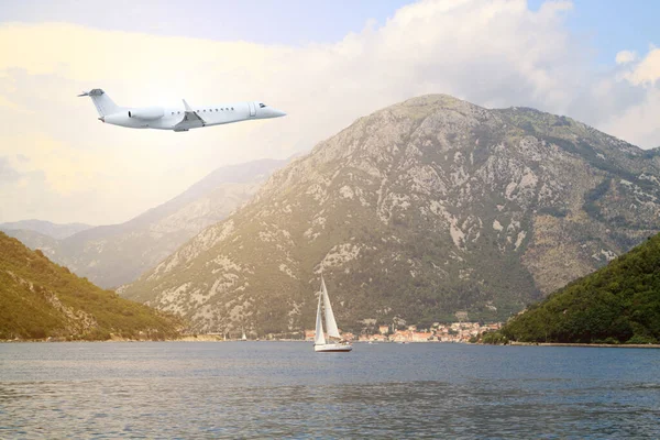 Fehér Magán Jet Business Jet Repül Háttér Gyönyörű Látványos Kilátás — Stock Fotó