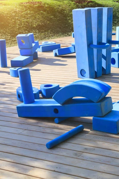 Parque Infantil Parque Con Figuras Geométricas Gigantes Azules Para Desarrollo — Foto de Stock
