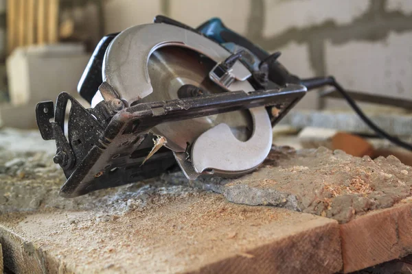 Manual Circular Saw Wooden Board House Construction Foam Block — ストック写真