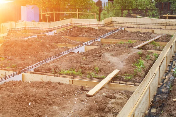 Metal Çubuklarla Beton Takviyesi Kablo Ahşap Işçilikle Bağlanmış Döküm Için — Stok fotoğraf