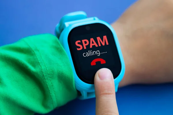 Wearable Kids Smart Watch Receive Unwanted Spam Call Track Location — Stock Photo, Image