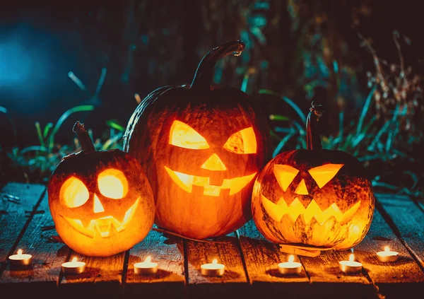 parlayan Halloween kabaklar