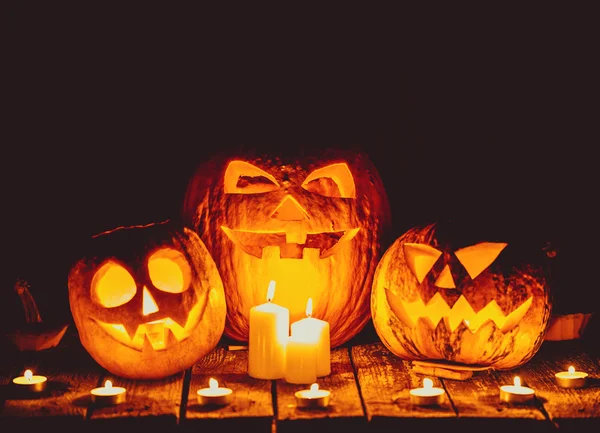 Halloween glühende Kürbisse — Stockfoto
