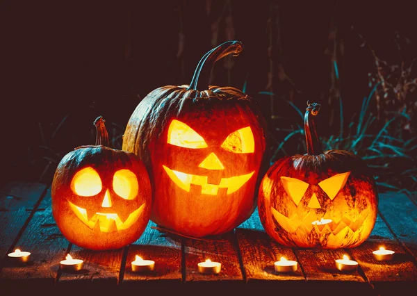 parlayan Halloween kabaklar