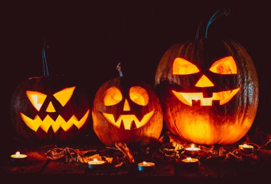 parlayan Halloween kabaklar