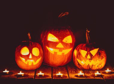 parlayan Halloween kabaklar