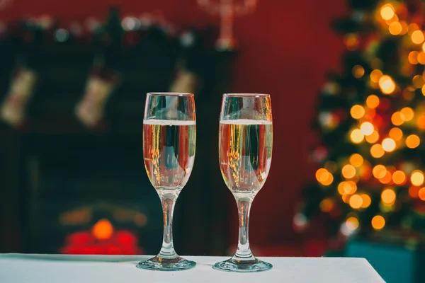 Gyönyörű két pohár pezsgő — Stock Fotó