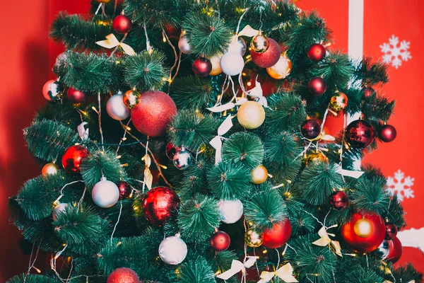 Hermoso árbol de Navidad decorado — Foto de Stock