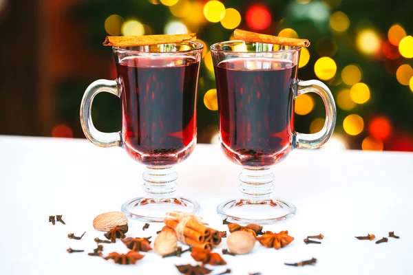Beautiful two glasses of mulled wine — Stock fotografie