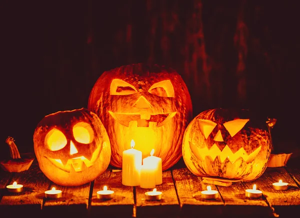 Spooky halloween pompoenen — Stockfoto