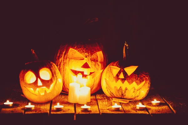 Spooky halloween pompoenen — Stockfoto