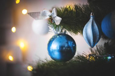 Güzel dekore edilmiş Noel ağacı