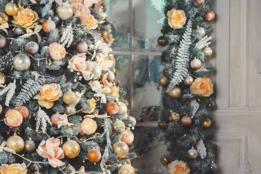 Madalyalı Noel ağacı 