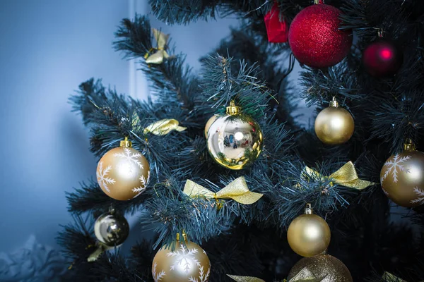 Hermoso árbol de Navidad decorado — Foto de Stock