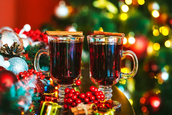 Zwei Gläser Glühwein — Stockfoto