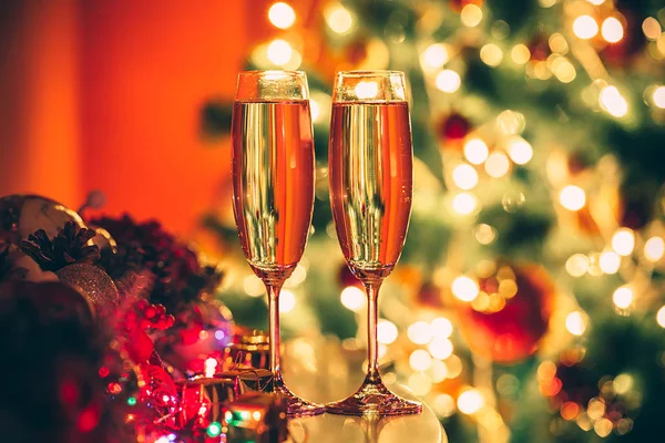 Close up of two glasses of champagne — Stock Photo, Image