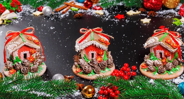 Galletas de Navidad con conos —  Fotos de Stock