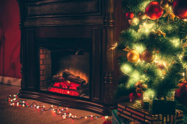 Sala de estar com árvore de Natal — Fotografia de Stock