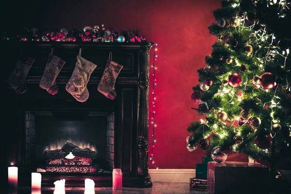 Soggiorno natalizio con albero di Natale — Foto Stock