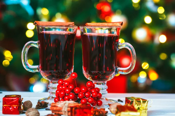 Two glasses of mulled wine — Stock Photo, Image