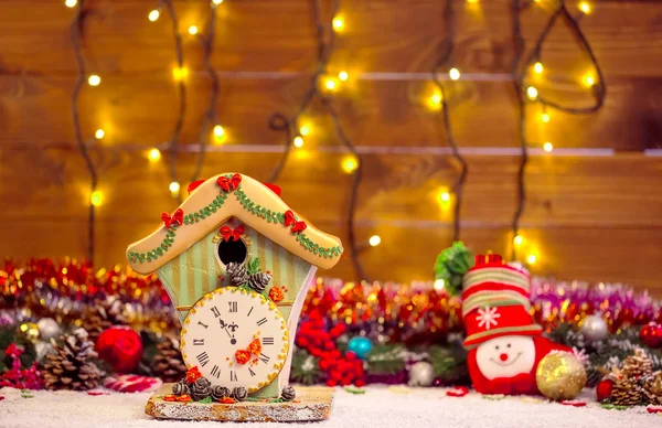 Biscoito de Natal e decoração festiva de abeto — Fotografia de Stock