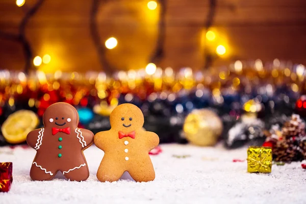 圣诞饼干和 fir 节日装饰 — 图库照片