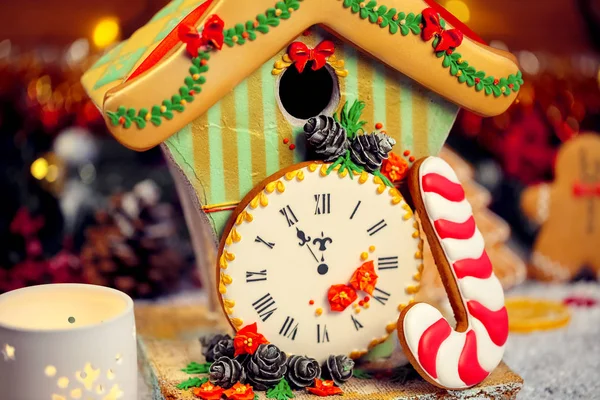 Galletas de Navidad y decoración festiva de abeto —  Fotos de Stock
