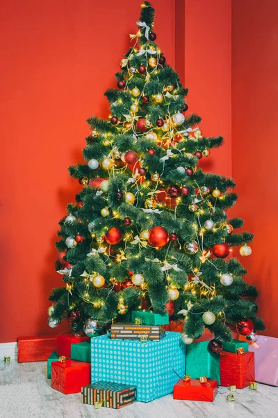 Sala de Natal com Árvore de Natal — Fotografia de Stock