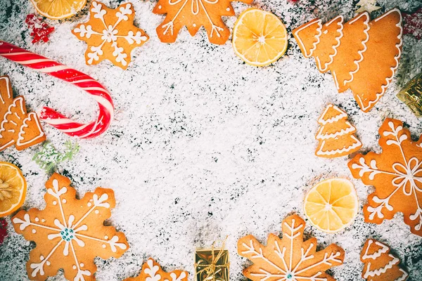 Galletas de jengibre con caña —  Fotos de Stock