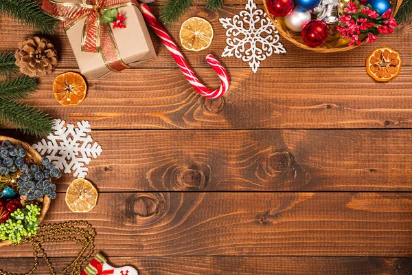 Presente de Natal, decoração, cones de pinho — Fotografia de Stock