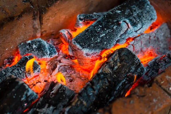 Mooie brandende vlam van vuur — Stockfoto