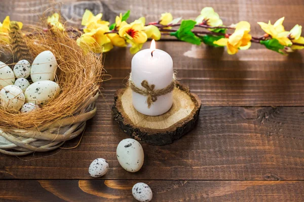 Çiçekli güzel Paskalya yumurtaları 