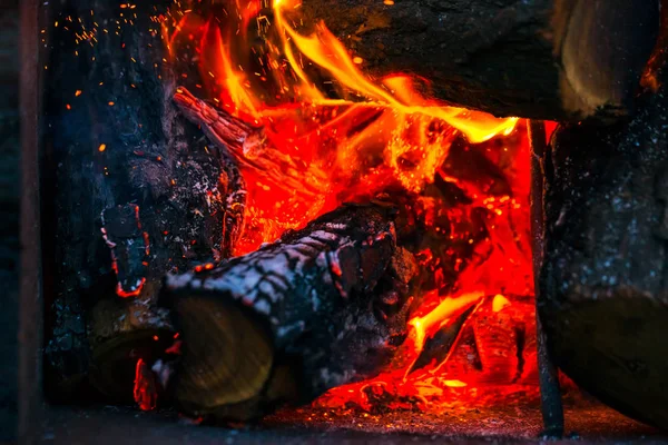 Hermosa llama de fuego ardiente —  Fotos de Stock