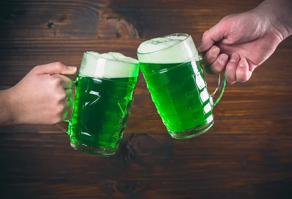 绿色啤酒马克杯 — 图库照片