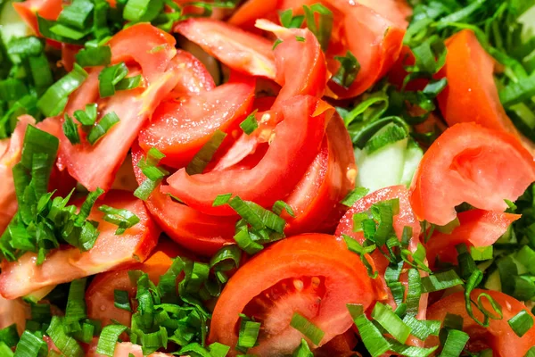 Tomatensalat mit grünen Zwiebeln — Stockfoto