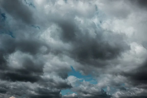 Dunkle Wolken Hintergrund — Stockfoto