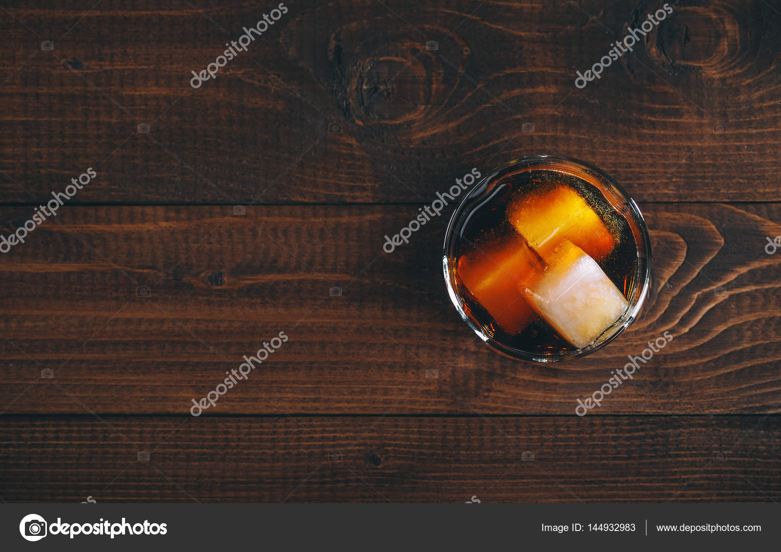 Inwoner Woud verslag doen van Cola with cognac in glass on table. Stock Photo by ©jeka2009 144932983 Inwoner Woud verslag doen van Cola with cognac in glass on table. Stock Photo by ©jeka2009 144932983