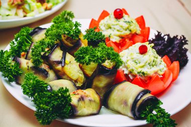 Domatesli patlıcan böreği