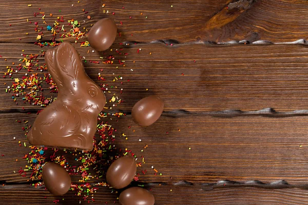 Chocolate bunny and eggs — Stock Photo, Image