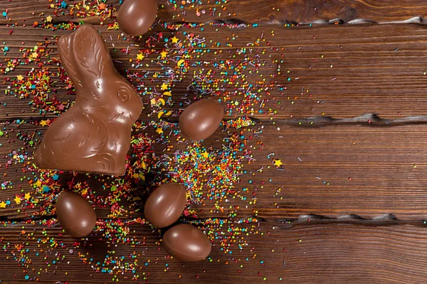 Chocolate bunny and eggs — Stock Photo, Image